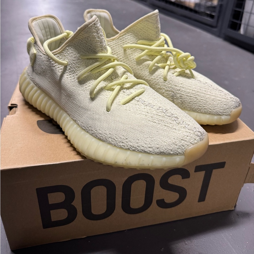 Yeezy Boost 350 V2